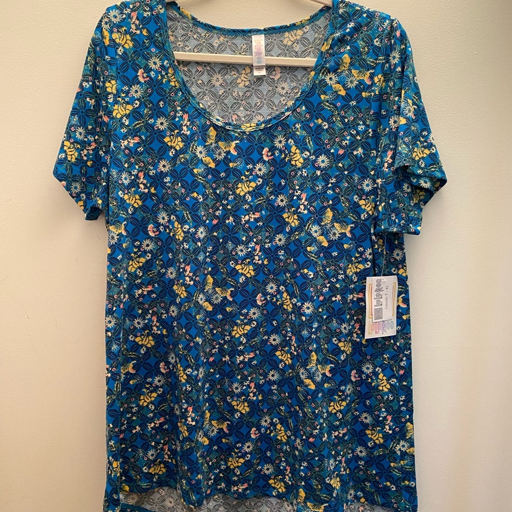 🍁LuLaRoe NWT Classic T (XL)